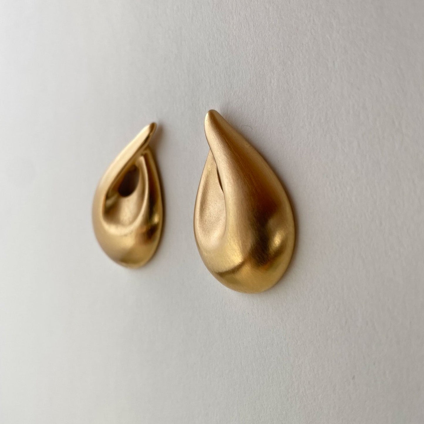 90s Monet Matte Gold Tone Tear Stud Earrings