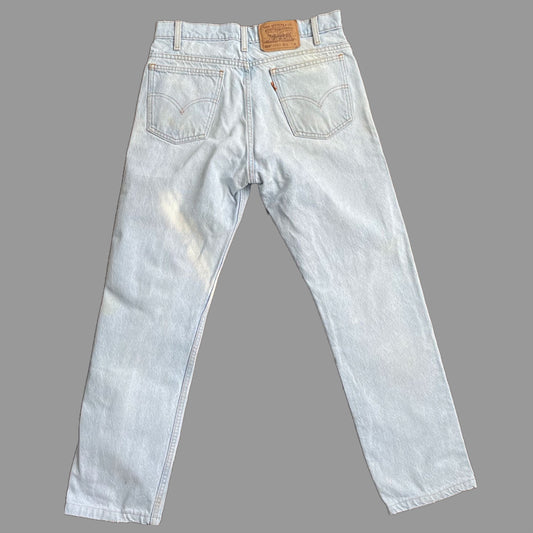 90s/Y2K Light Wash and Distressed Levi 505s
