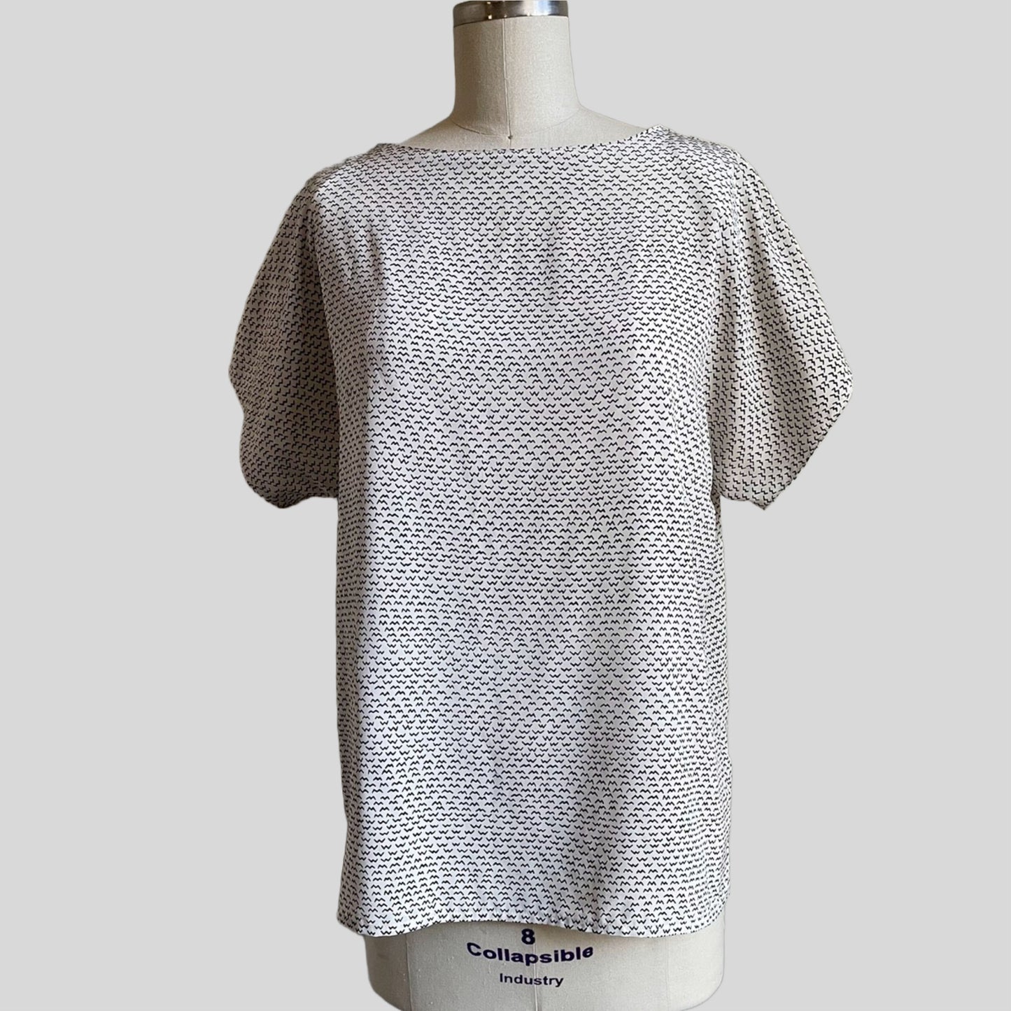 90s White and Black Short Sleeve Top